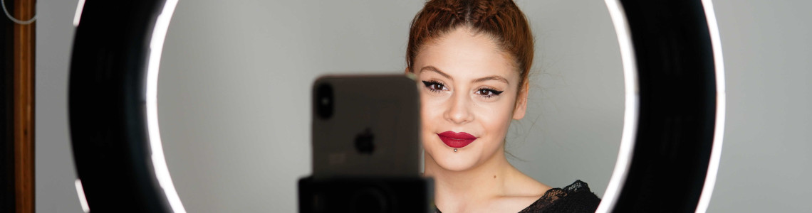 Kuaförler ve Saç Stilistleri İçin Doğru Renk Netliği Sağlayan Aydınlatma Rehberi (Yüksek CRI Değeri Nedir?)